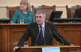 Калфин: С цената на памперсите не се решава демографският проблем в България [видео]