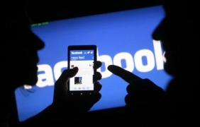 Facebook сканира разговорите и снимките в Messenger