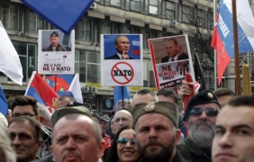 20 000 сърби протестираха срещу сближаване с НАТО [снимки]