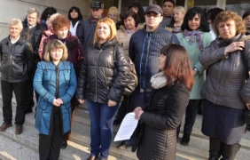 Лекари от Разград: И ние сме пациенти, искаме опашките да намалеят