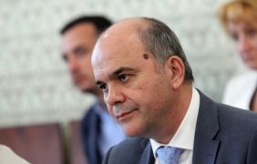 Премиерът е приел оставката на социалния министър Бисер Петков