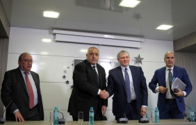 Експерти: Коалицията на ГЕРБ със СДС може да им донесе позитиви