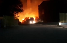 Все още гори пожарът в ТЕЦ Сливен