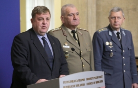 Красимир Каракачанов също видя името си в скандала "Апартаментгейт"