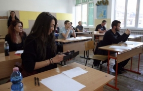Зрелостници излизат на протест заради сгрешени матури