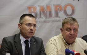 Клатушкане в малката коалиция
