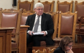 Спорен модел за демонополизация на здравната каса