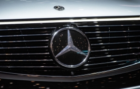  Германия налага глоба до 1 млрд. евро на Mercedez-Benz Daimler