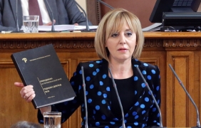 Мая Манолова: Със страх не се управлява, с лъжа - също